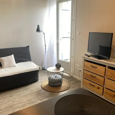 Апартаменты Studio Meuble Proche St Emilion *